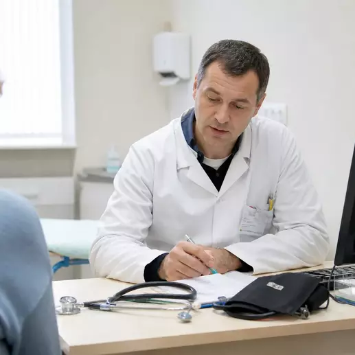 прием терапевта в клинике 
